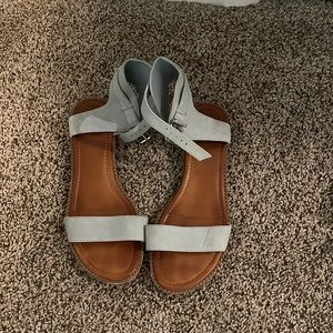 Women’s 9 sandals